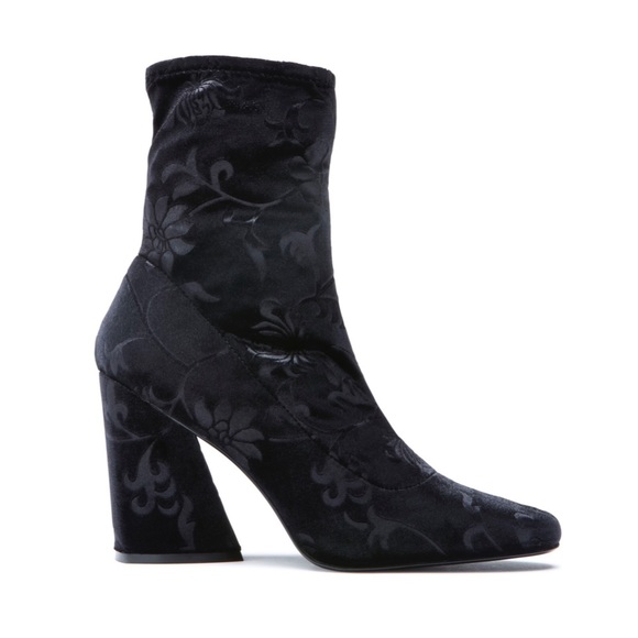 LuLaRoe Shoes - Black velvet sock bootie
